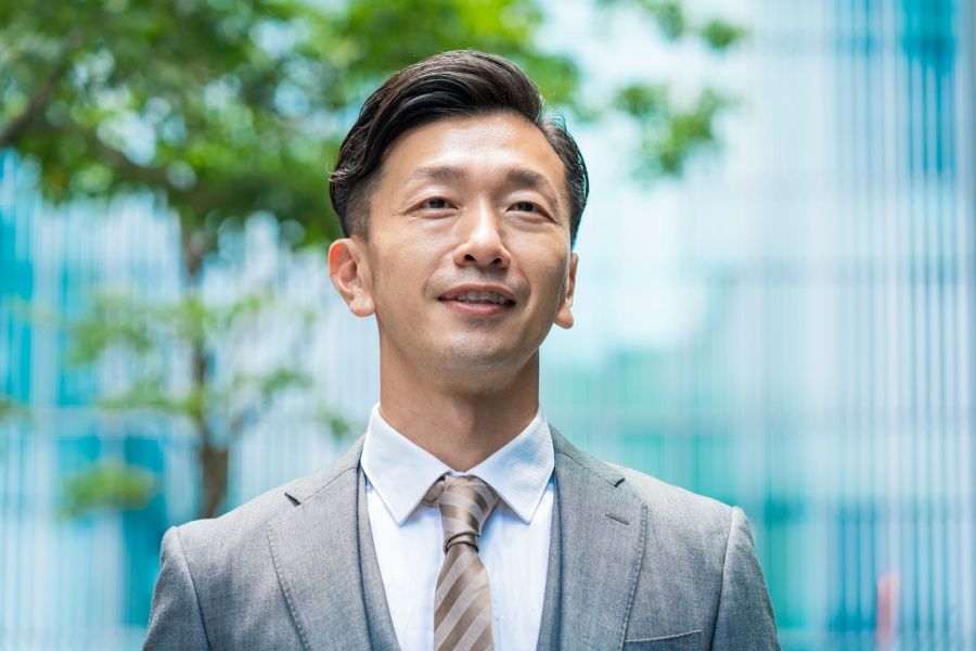 完全歩合制の営業マンは違法!?正社員とフルコミッションの違い