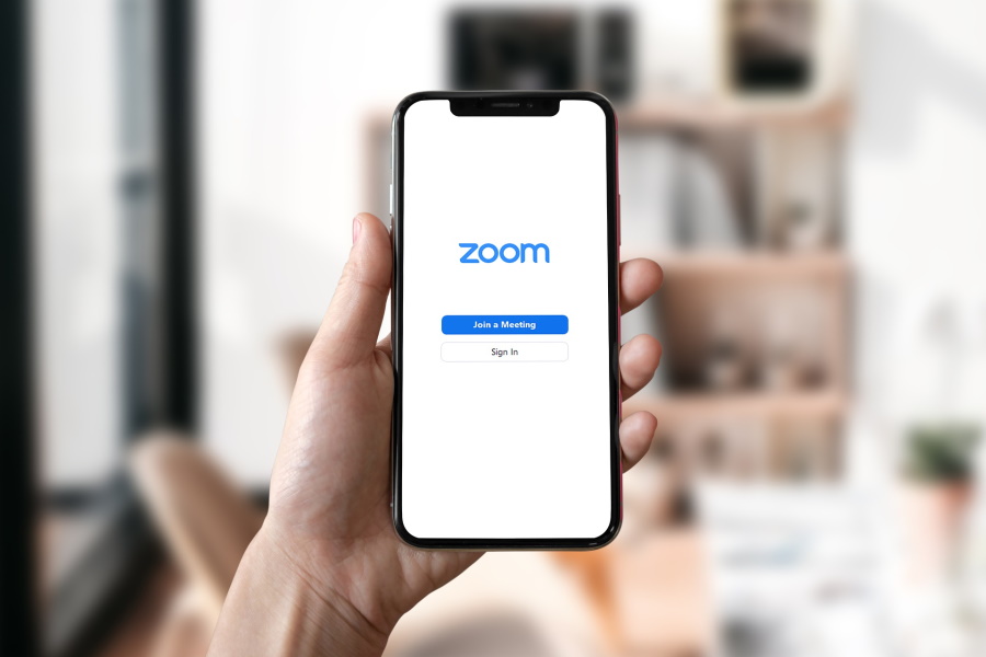 Zoom営業の必勝法！オンライン商談のコツと注意点とは？