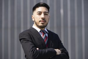 メンズスーツの選び方を解説！お洒落な着こなしマナーとは？