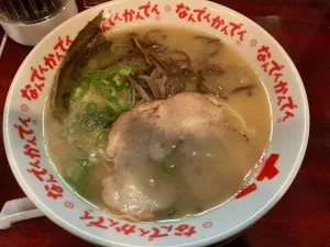 【元祖環七】なんでんかんでん西新宿店で豚骨ラーメンを食レポ！