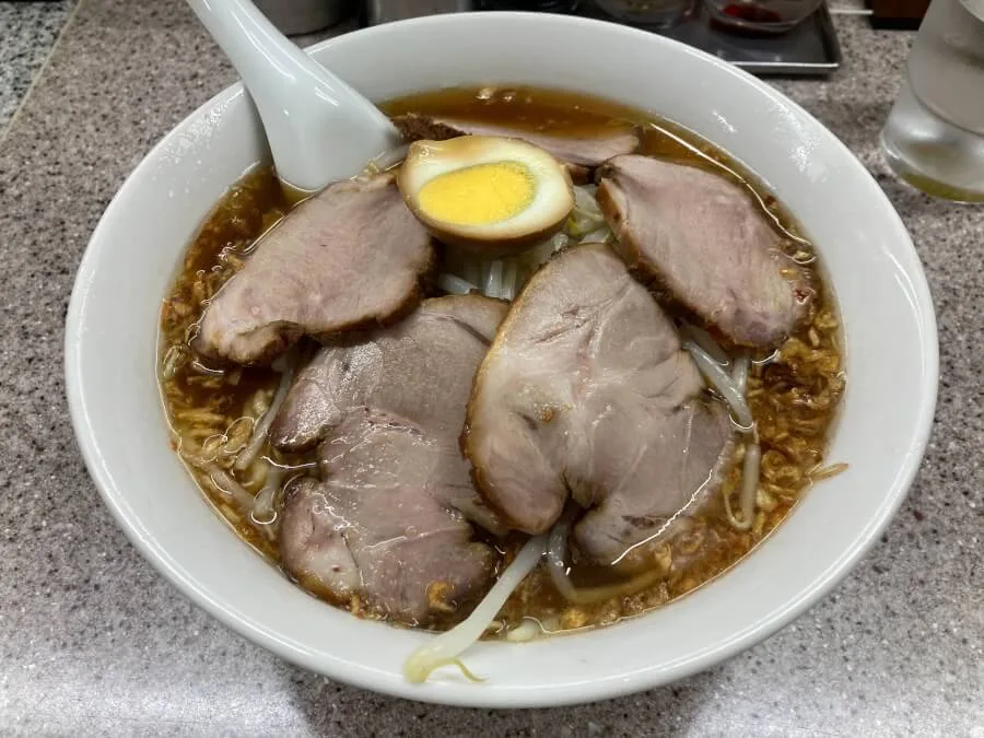 東京渋谷にある有名店「中華麺店 喜楽」の醤油ラーメンが絶品!